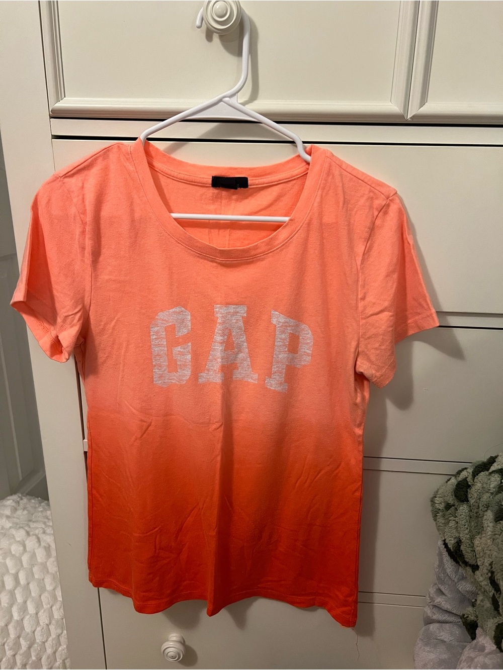 GAP Women's Coral to Orange Ombre Crew Tee